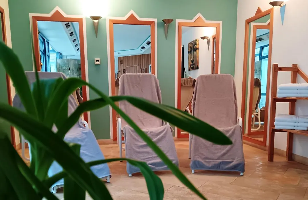 Behringers Freizeit - und Tagungshotel-1